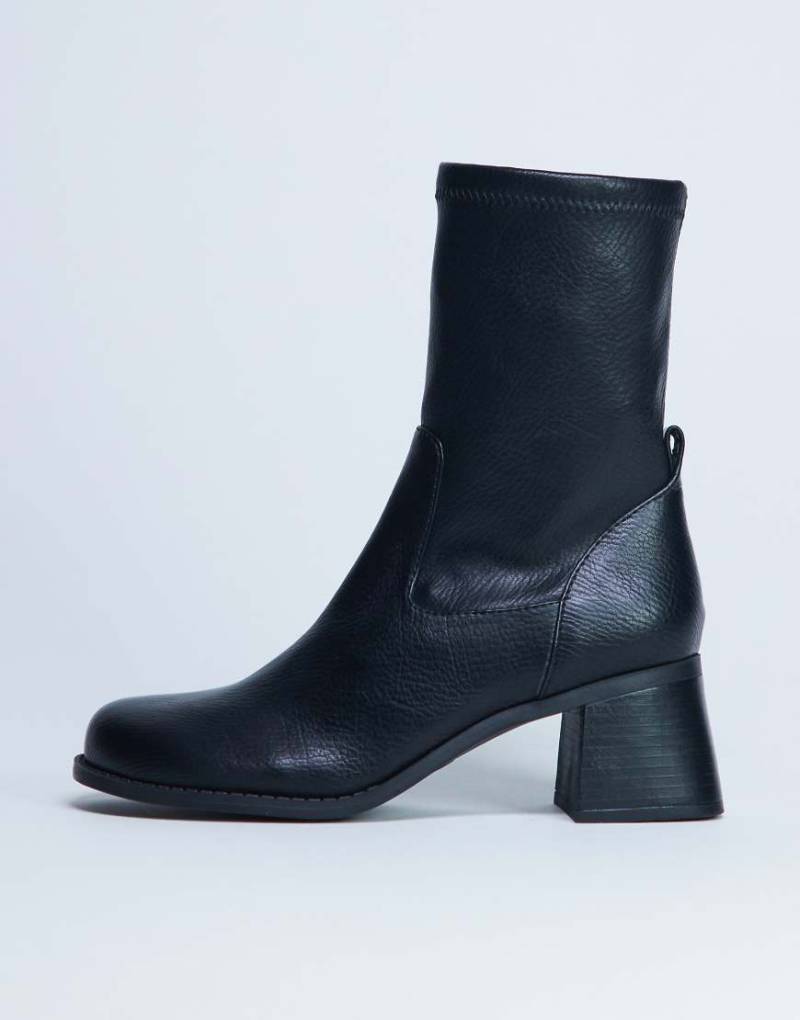Topshop - Niamh - Ankle-Boots in Schwarz mit Blockabsatz Topshop - Niamh - Ankle-Boots in Schwarz mit Blockabsatz von Topshop