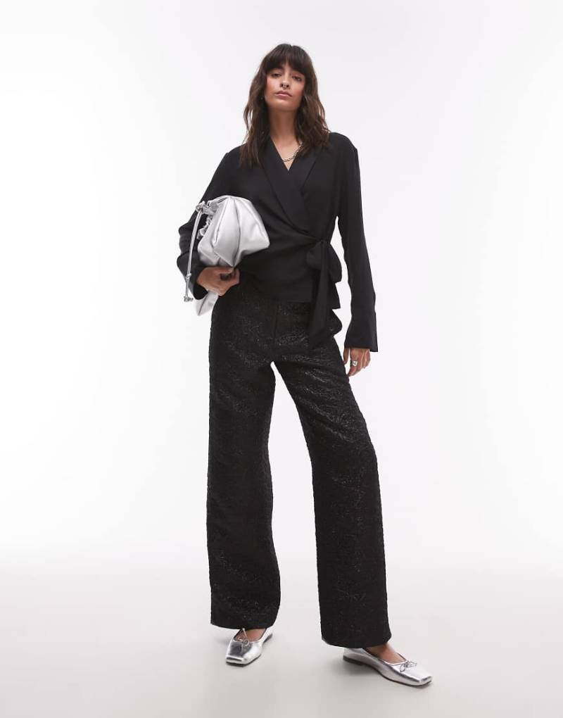 Topshop - Niedrige, strukturierte Jacquard-Hose in Schwarz von Topshop