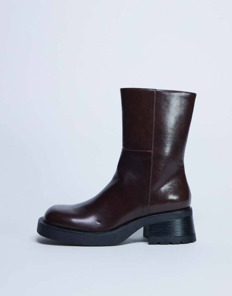 Topshop - Nina - Stiefeletten in Schokobraun mit dicker Sohle und Absatz-Brown von Topshop