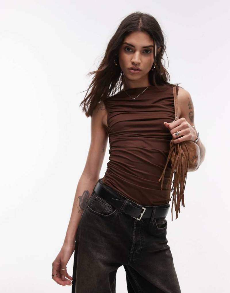 Topshop - Gerafftes Jersey-Oberteil in Braun mit U-Boot-Ausschnitt-Grau von Topshop