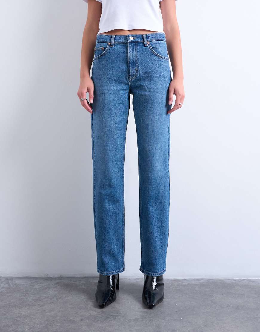 Topshop - Orson - Comfort Straight Jeans in Mittelblau mit mittelhohem Bund von Topshop