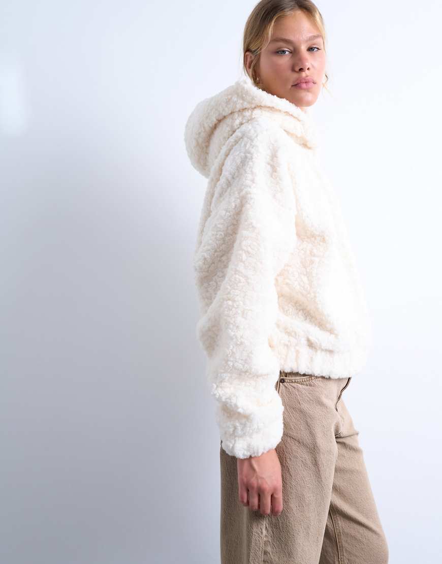 Topshop - Oversize-Kapuzenpullover aus Teddyfell in Creme-Weiß von Topshop
