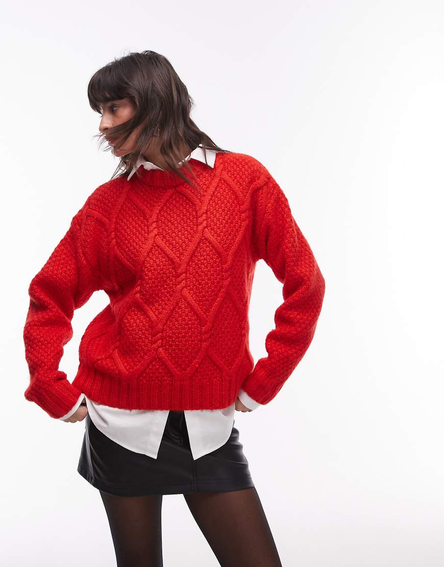 Topshop - Oversize-Strickpullover in Rot mit Rundhalsausschnitt und dickem, verdrehtem Zopfmuster von Topshop
