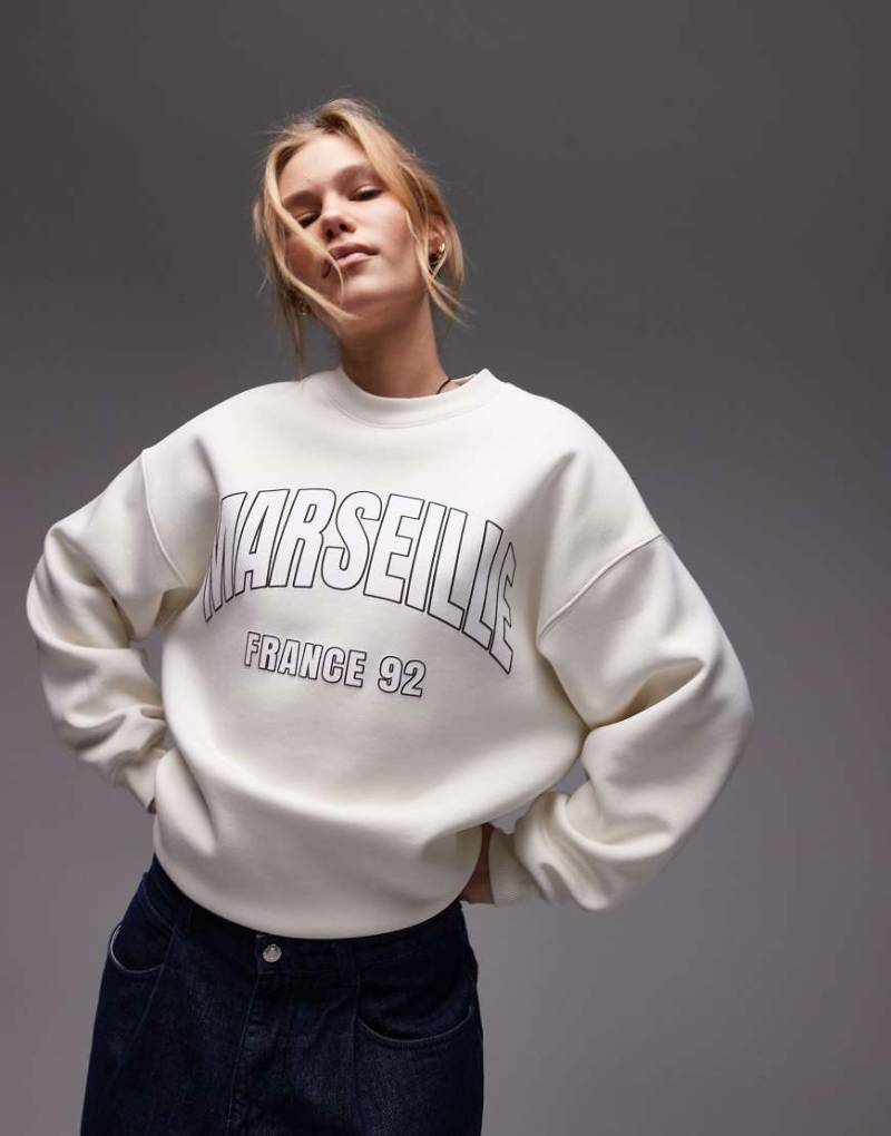 Topshop - Oversize-Sweatshirt in Ecru mit „Marseille"-Print-Weiß von Topshop