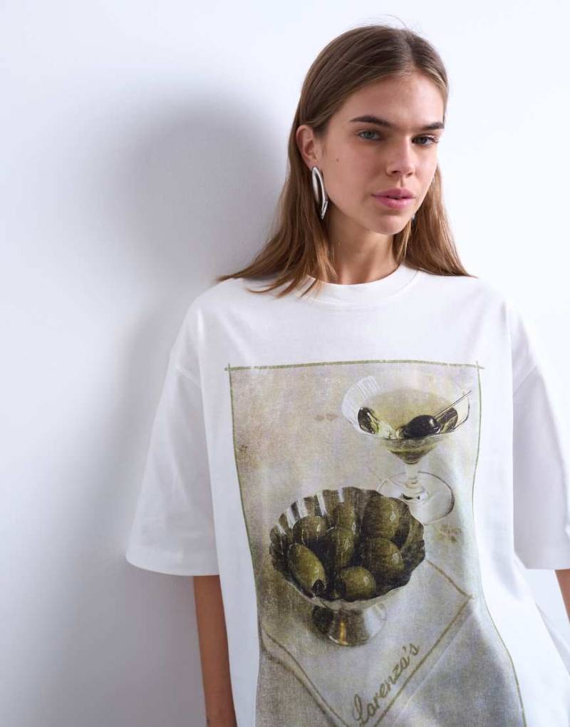 Topshop - Oversize-T-Shirt in Elfenbeinweiß mit Martini-Print von Topshop
