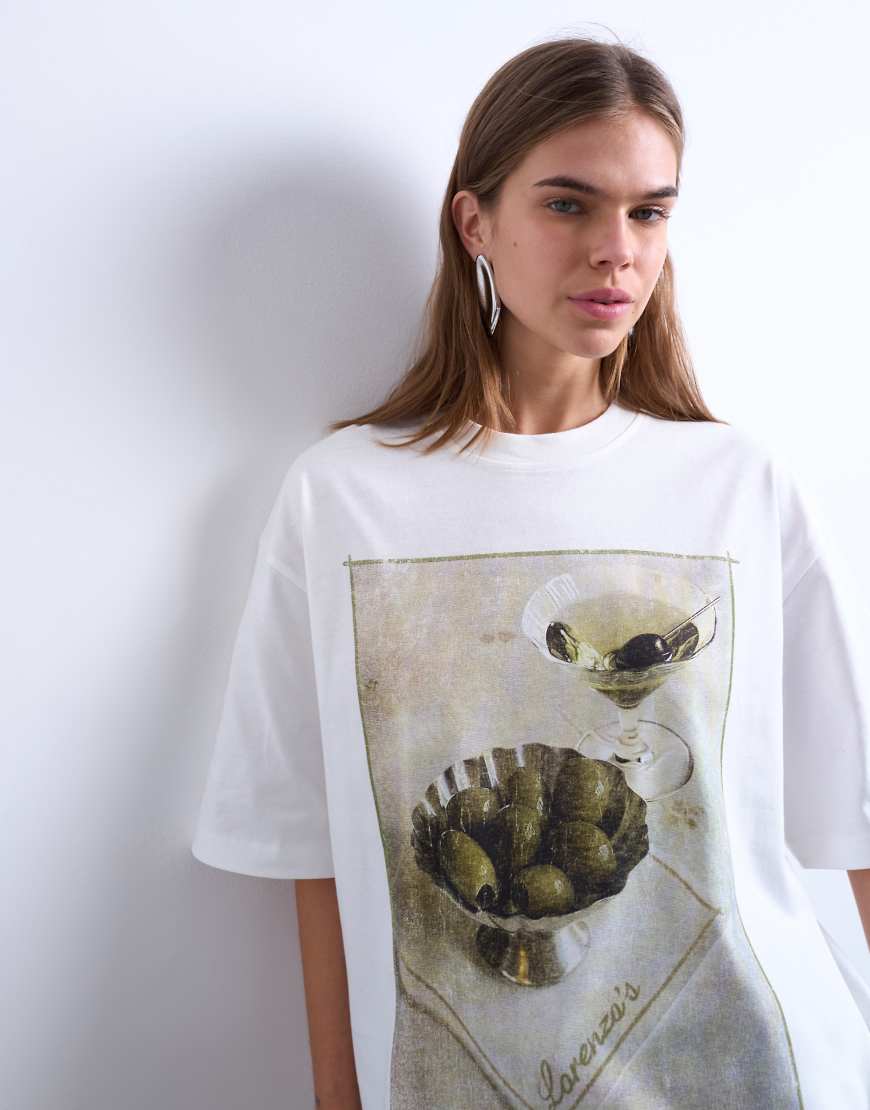 Topshop - Oversize-T-Shirt in Elfenbeinweiß mit Martini-Print von Topshop