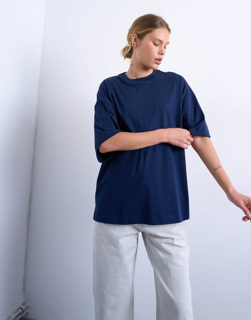 Topshop - Oversize-T-Shirt in Marineblau mit überschnittener Schulter von Topshop