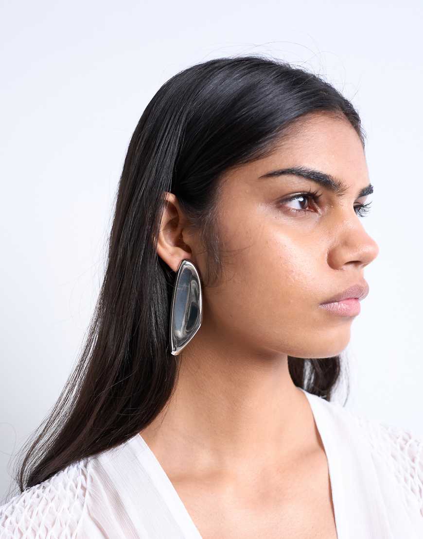 Topshop - Paloma - Markante Ohrringe in Silberoptik von Topshop