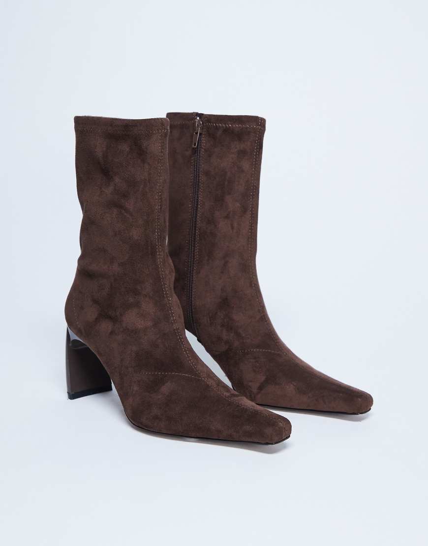 Topshop - Pearl - Ankle-Boots aus Wildlederimitat in Schokobraun mit spitzer Zehenpartie-Brown von Topshop