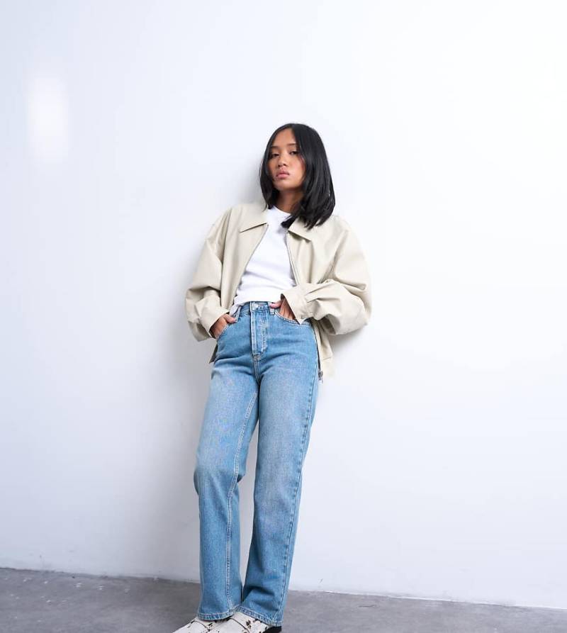 Topshop Petite - Kort - Gerade geschnittene Jeans in Mittelblau mit hohem Bund von Topshop