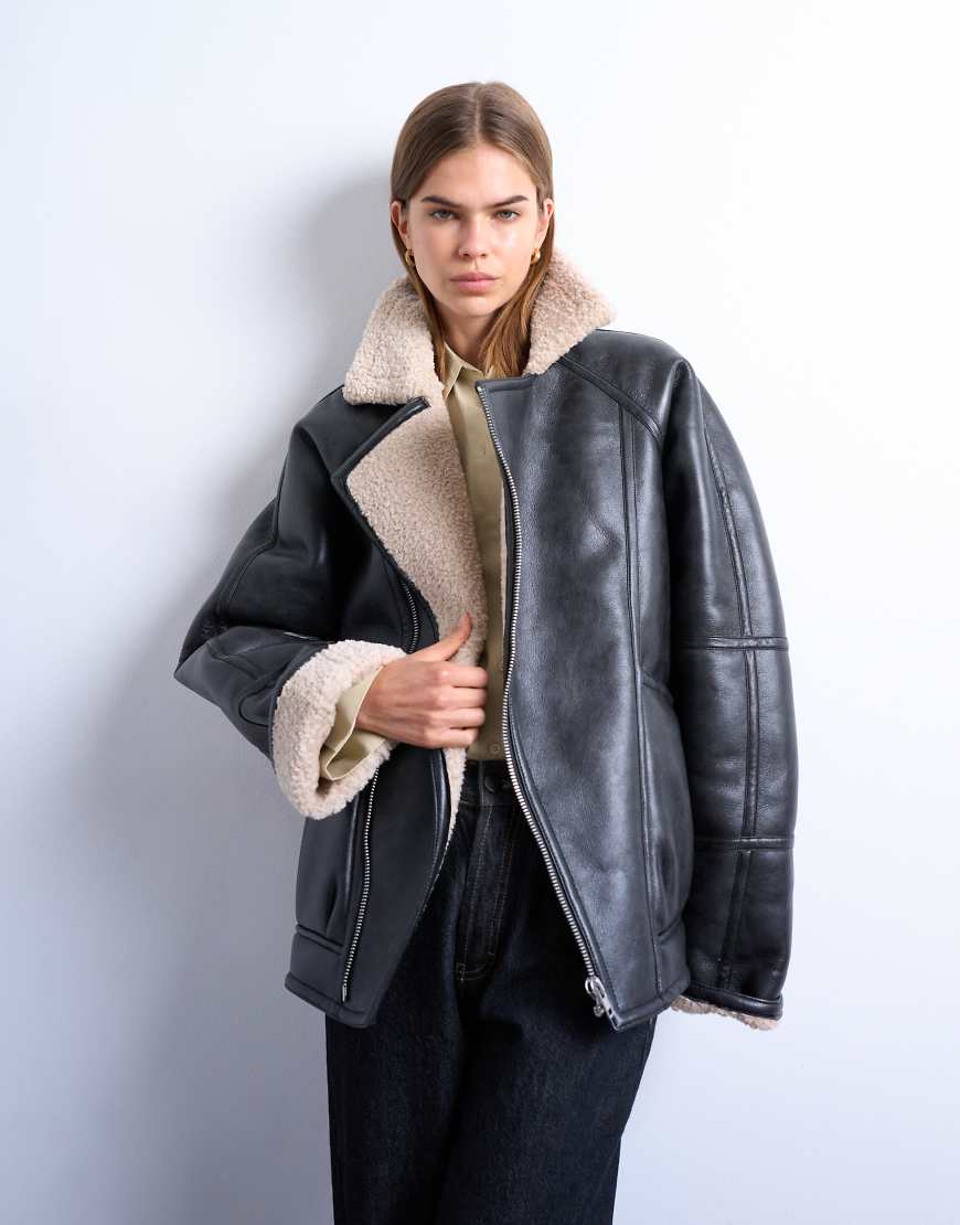 Topshop - Piloten-Bomberjacke mit Vintage-Waschung in Schwarz mit Fellbesatz in Lammfelloptik-Brown von Topshop