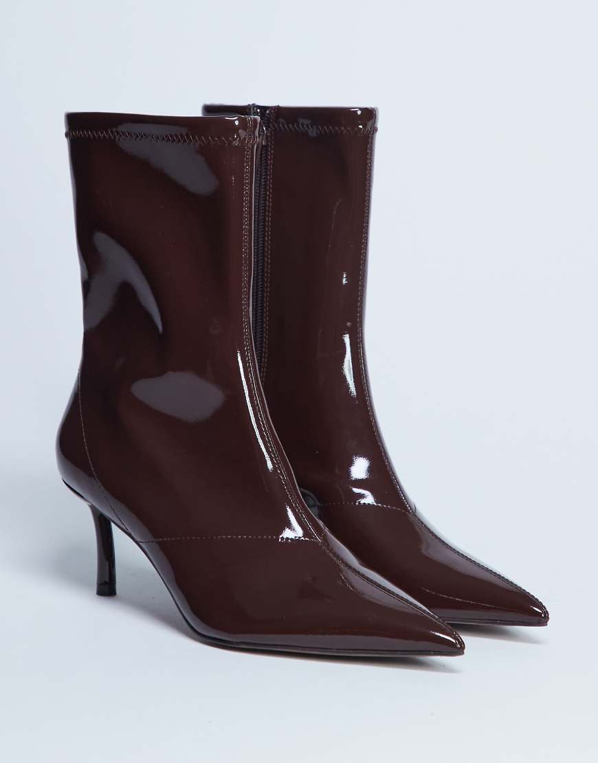 Topshop - Pippa - Spitze, elastische Stiefeletten in schokobrauner Lackoptik-Brown von Topshop