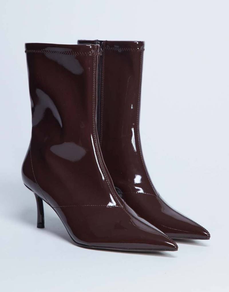 Topshop - Pippa - Spitze, elastische Stiefeletten in schokobrauner Lackoptik-Brown von Topshop