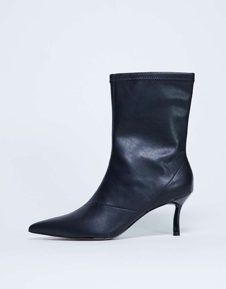 Topshop - Pippa - Stretch-Ankle-Boots in Schwarz mit spitzer Zehenpartie von Topshop