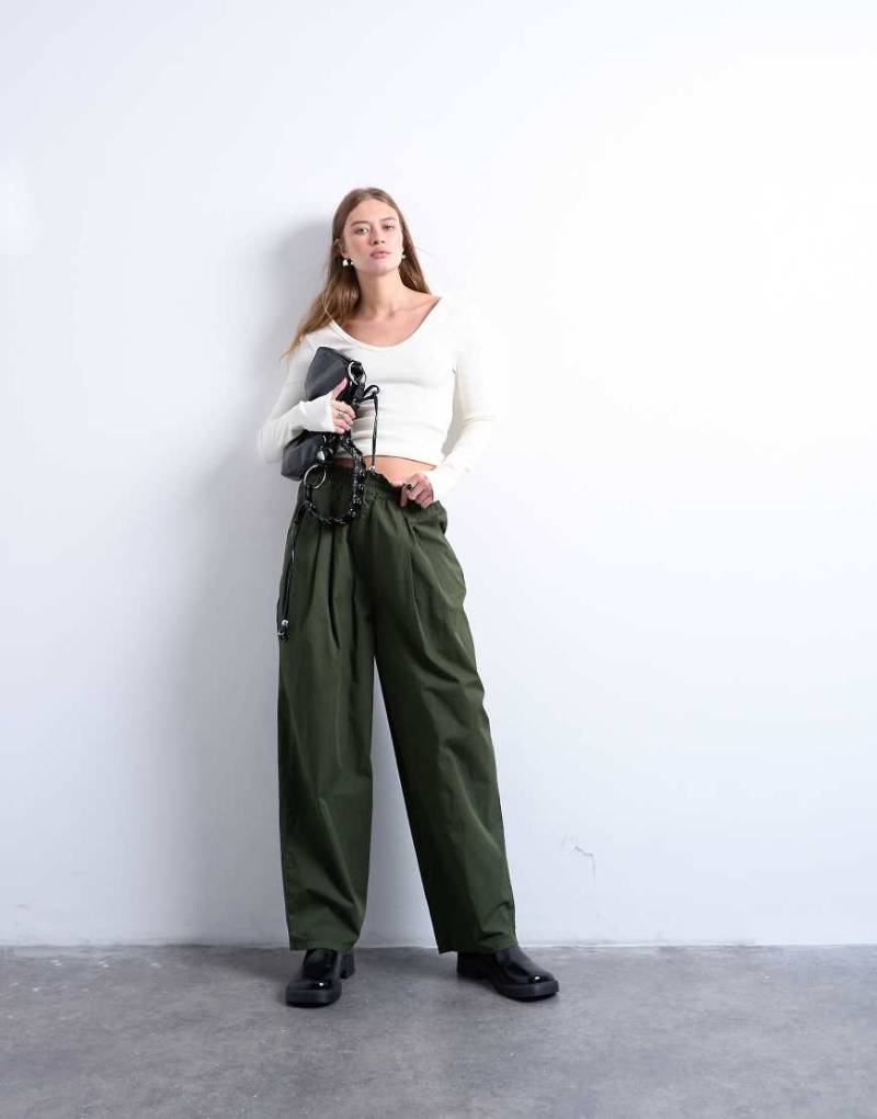 Topshop - Plissierte Ballon-Jogginghose in Grün mit elastischem Bund von Topshop