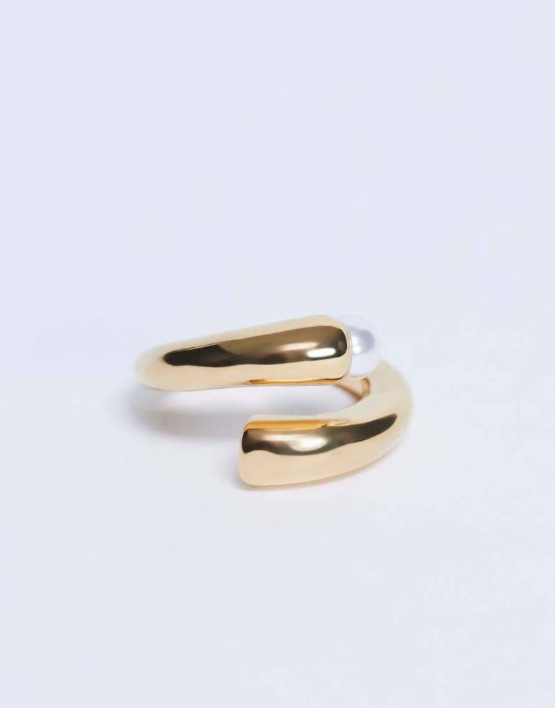 Topshop - Rachel - Goldfarbener Ring aus Edelstahl mit Perlenverzierung von Topshop