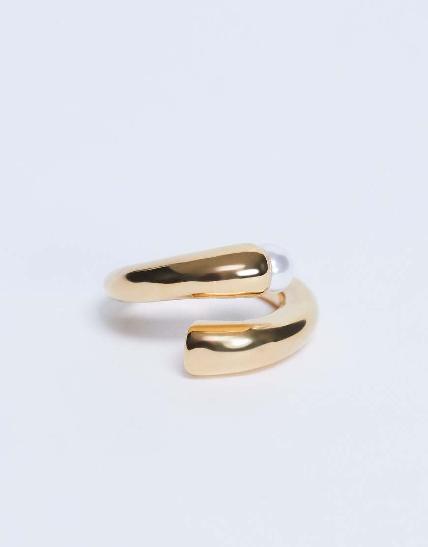 Topshop - Rachel - Goldfarbener Ring aus Edelstahl mit Perlenverzierung von Topshop