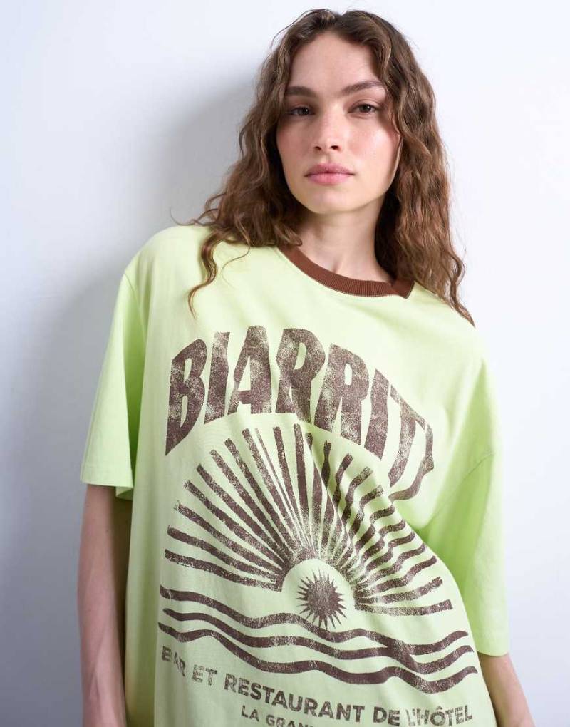 Topshop - Ringer-T-Shirt in Grün mit „Biarritz"-Print und Oversize-Schnitt von Topshop