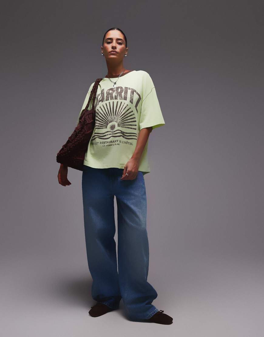 Topshop - Ringer-T-Shirt in Grün mit „Biarritz"-Print und Oversize-Schnitt Topshop - Ringer-T-Shirt in Grün mit „Biarritz"-Print und Oversize-Schnitt von Topshop