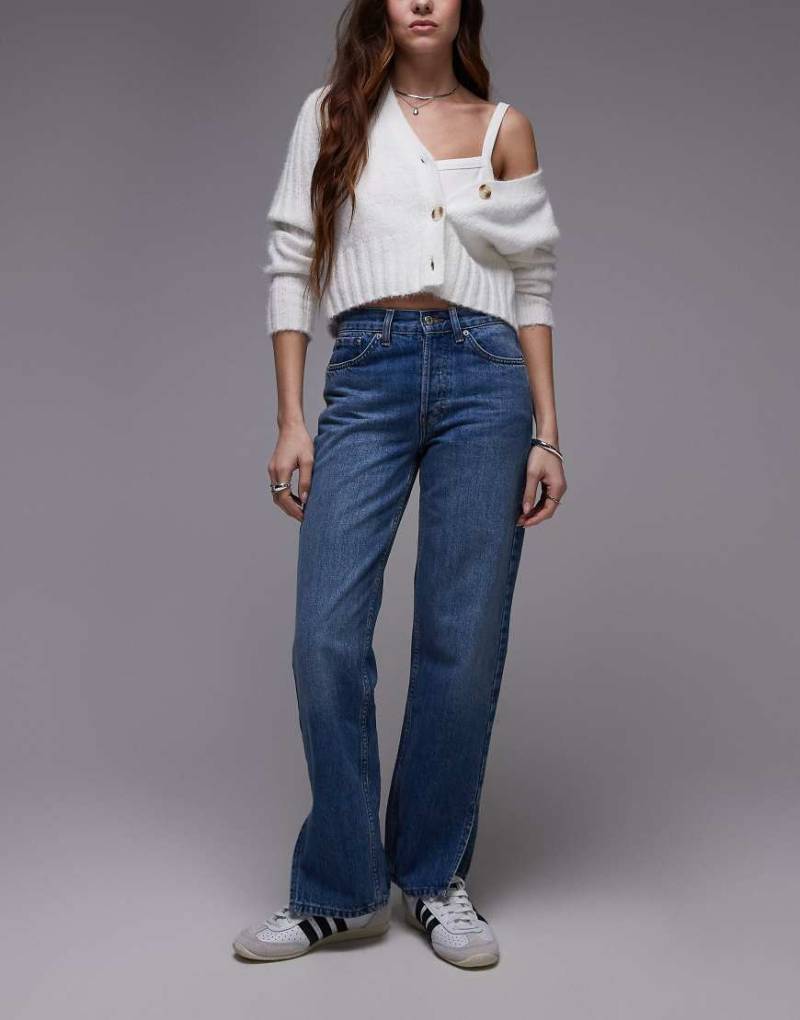 Topshop - Runway - Straight Jeans in Mittelblau mit mittelhohem Bund und Seitenschlitz von Topshop