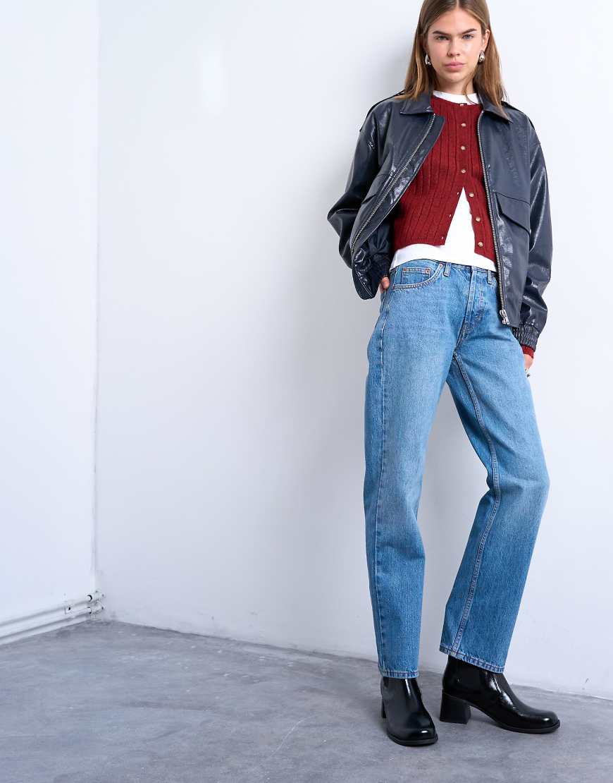 Topshop - Runway - Straight Jeans in Mittelblau mit mittelhohem Bund von Topshop