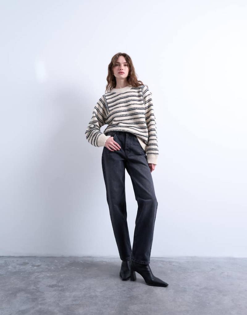 Topshop - Runway - Straight Jeans in verwaschenem Schwarz mit mittelhohem Bund von Topshop