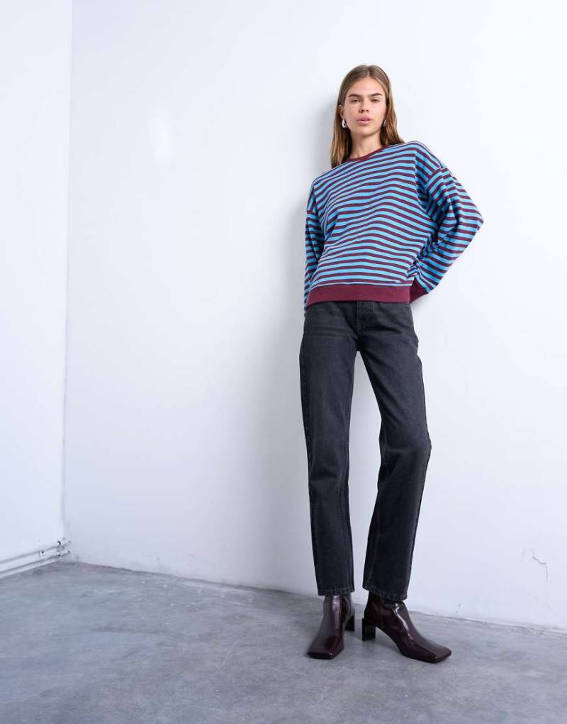 Topshop - Runway - Straight Jeans in verwaschenem Schwarz mit mittelhohem Bund von Topshop