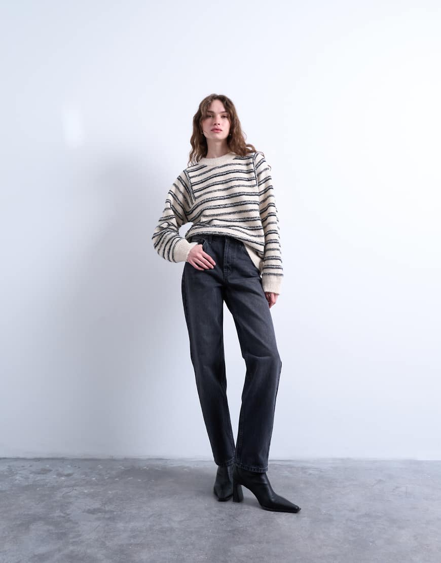 Topshop - Runway - Straight Jeans in verwaschenem Schwarz mit mittelhohem Bund von Topshop