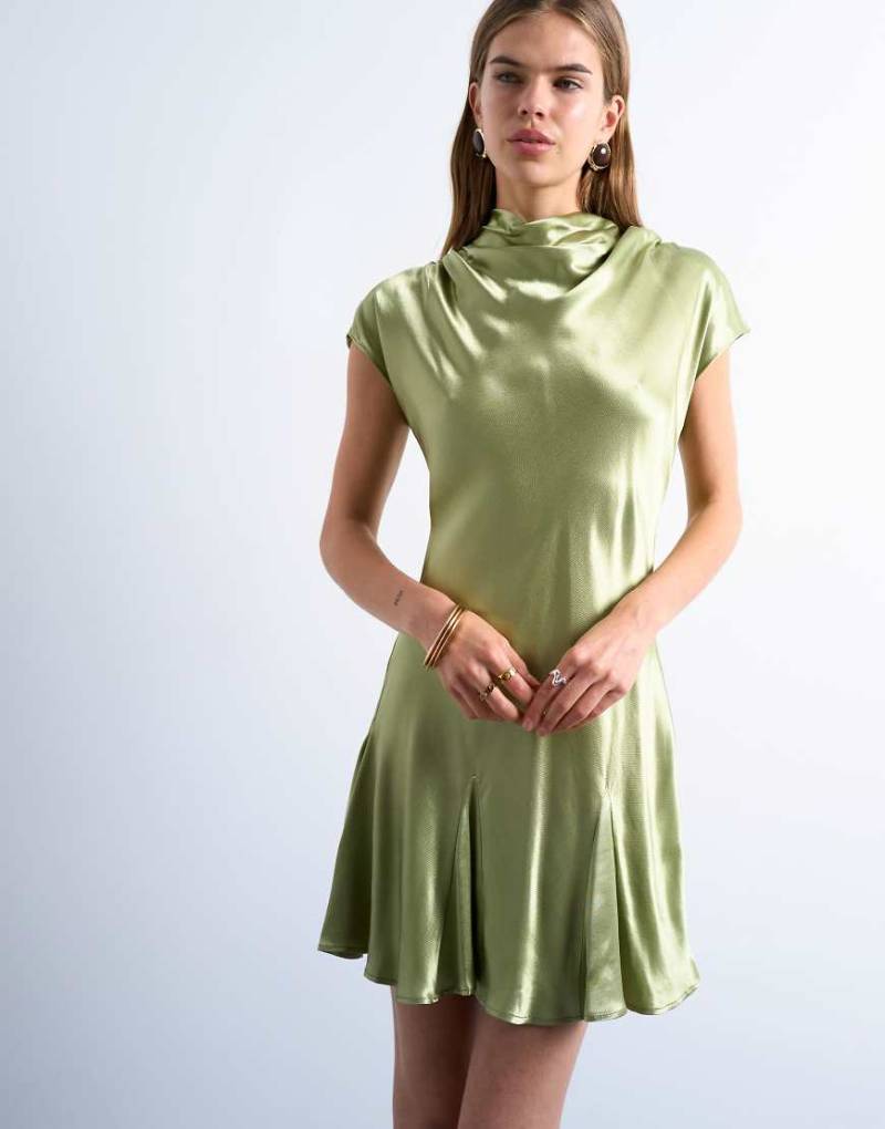 Topshop - Satin-Kleid in Oliv mit Grown-on-Ärmeln-Grün von Topshop