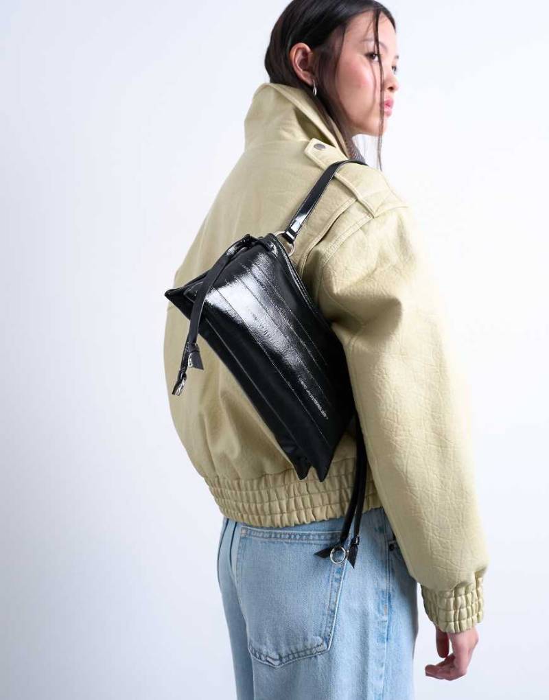 Topshop - Saxon - Schultertasche in Schwarz mit Strukturmuster von Topshop