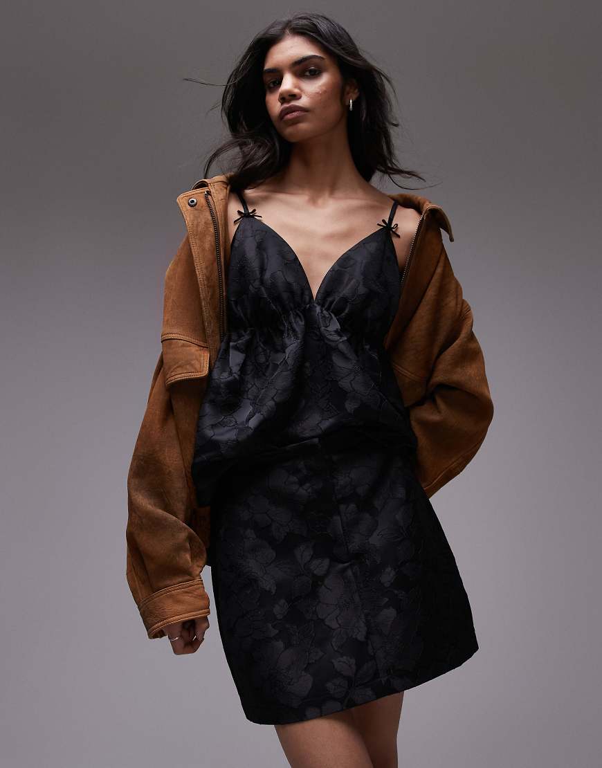 Topshop - Schlichter Volantrock in Schwarz mit Jacquard-Blumenmuster von Topshop