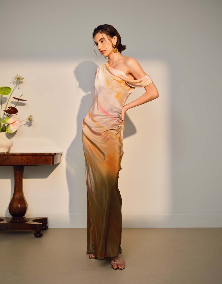 Topshop - Schulterfreies Maxikleid für besondere Anlässe in Pastell mit Farbverlauf und drapiertem Ausschnitt-Bunt von Topshop