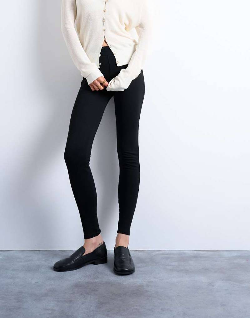 Topshop - Schwere Leggings in Schwarz mit langem Schnitt Topshop - Schwere Leggings in Schwarz mit langem Schnitt von Topshop