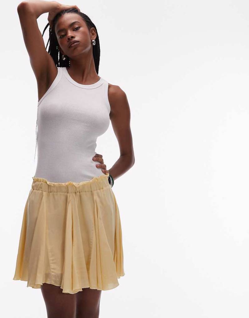 Topshop - Schwingender Minirock in Buttermilchgelb mit Godets von Topshop