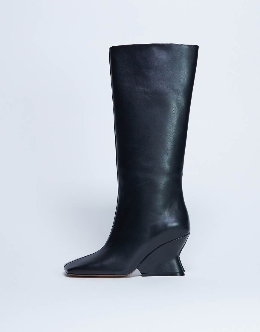 Topshop - Selma - Hochwertige, kniehohe Stiefel aus Leder in Schwarz mit Keilabsatz von Topshop
