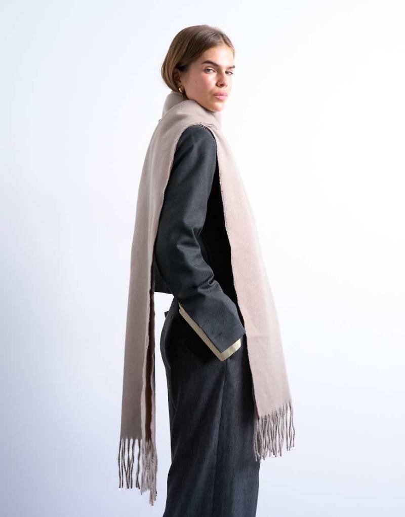 Topshop - Simone - Superweicher Deckenschal in Taupe-Neutral von Topshop