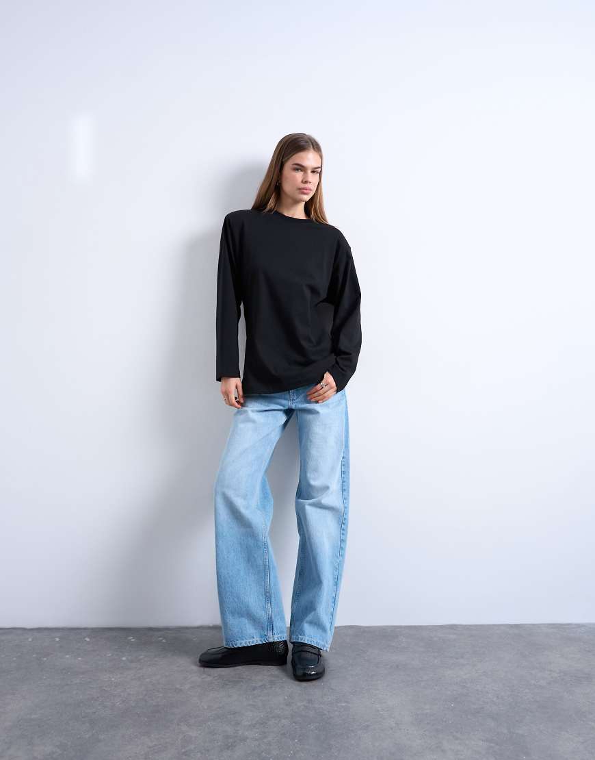 Topshop - Skater-T-Shirt in Schwarz mit geraffter Taille von Topshop