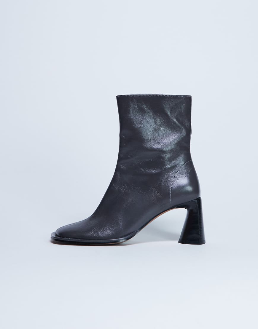Topshop - Star - Hochwertige Stiefel aus Leder in Grau mit runder Zehenpartie und Blockabsatz von Topshop