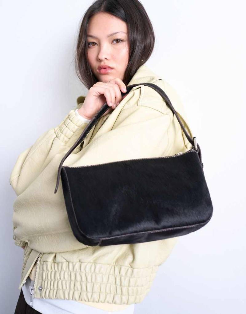 Topshop - Stina - Schultertasche aus echtem Leder in Schokobraun mit Ponyfell-Optik-Brown von Topshop