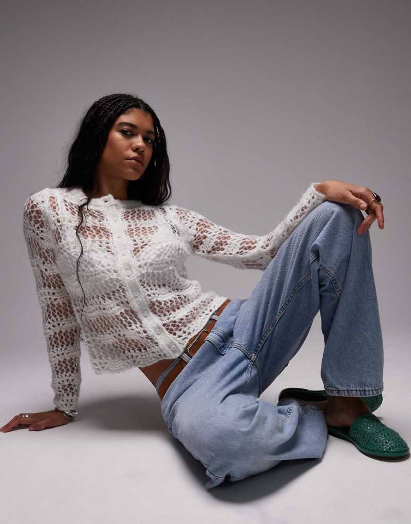 Topshop - Strickjacke in Elfenbein mit Lochmuster und Knöpfen-Weiß von Topshop