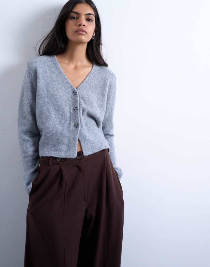 Topshop - Strickjacke in Grau mit Schulterpolstern von Topshop