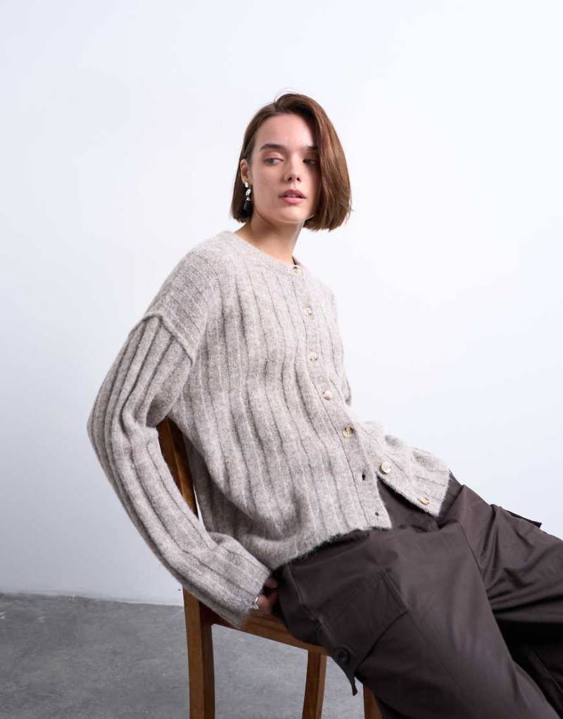 Topshop - Strickjacke in Hellbeige aus breitem Rippstrick-Neutral Topshop - Strickjacke in Hellbeige aus breitem Rippstrick-Neutral von Topshop