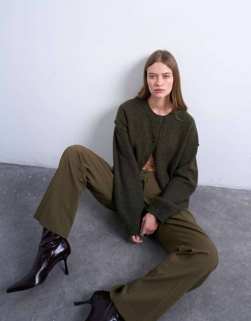 Topshop - Strickjacke in Khaki mit lockerer Passform und Ziernähten-Grün von Topshop