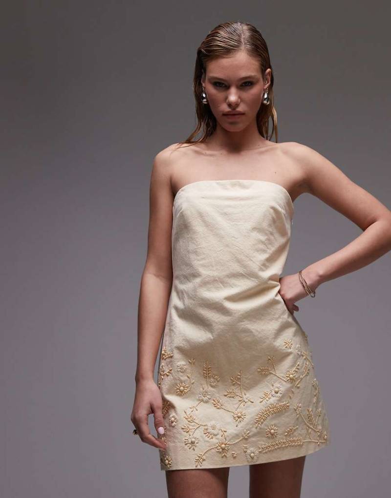 Topshop - Strukturiertes, trägerloses Kleid in Buttermilchgelb mit Bast-Stickerei von Topshop