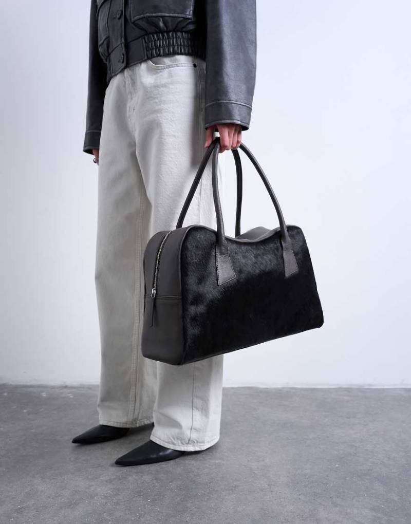 Topshop - Suki - Bowler-Schultertasche aus Echtleder in Ponyfell-Optik in Schokobraun-Brown Topshop - Suki - Bowler-Schultertasche aus Echtleder in Ponyfell-Optik in Schokobraun-Brown von Topshop