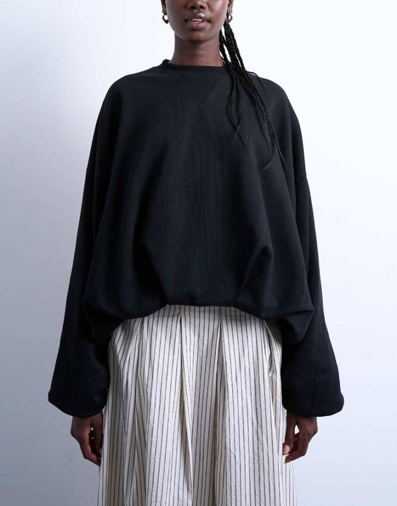 Topshop - Sweatshirt in Schwarz mit Ballonsaum von Topshop