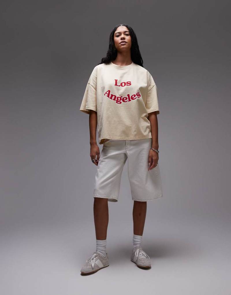 Topshop - T-Shirt aus Jersey in Steinbeige mit „LA"-Grafikprint-Neutral von Topshop