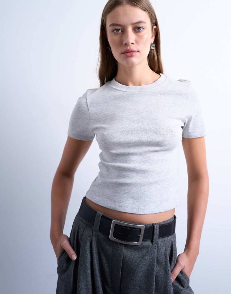 Topshop - Kurzes Alltags-T-Shirt in meliertem Grau von Topshop
