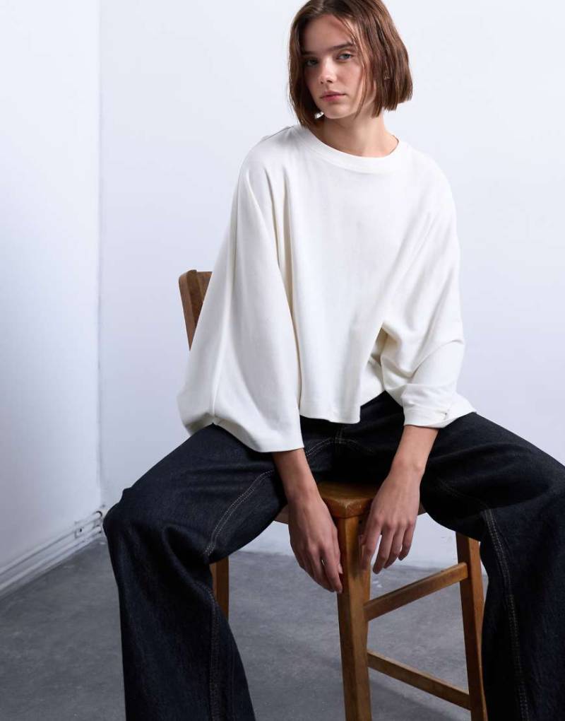 Topshop - T-Shirt in Ecru mit superweiten Ärmeln-Weiß von Topshop