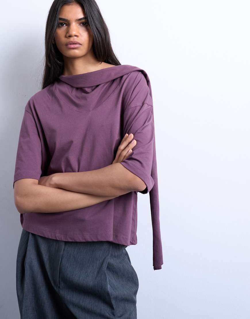 Topshop - T-Shirt in Feige mit überschnittenen Schultern und Schalkragen-Lila von Topshop